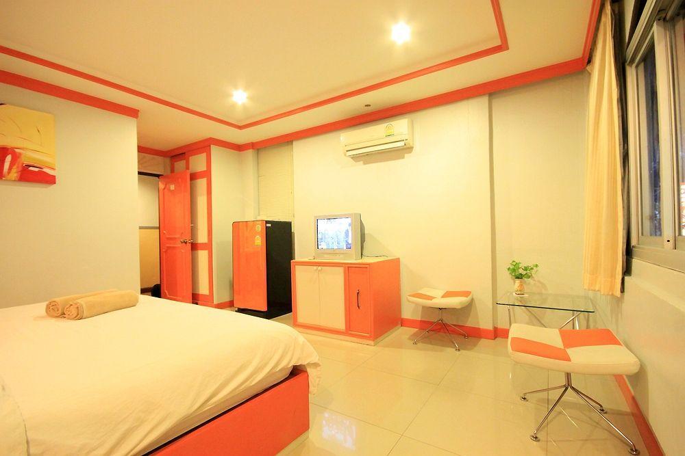 The Palm Delight Lodge Jomtien Beach Exterior photo