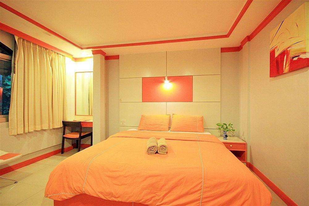 The Palm Delight Lodge Jomtien Beach Exterior photo