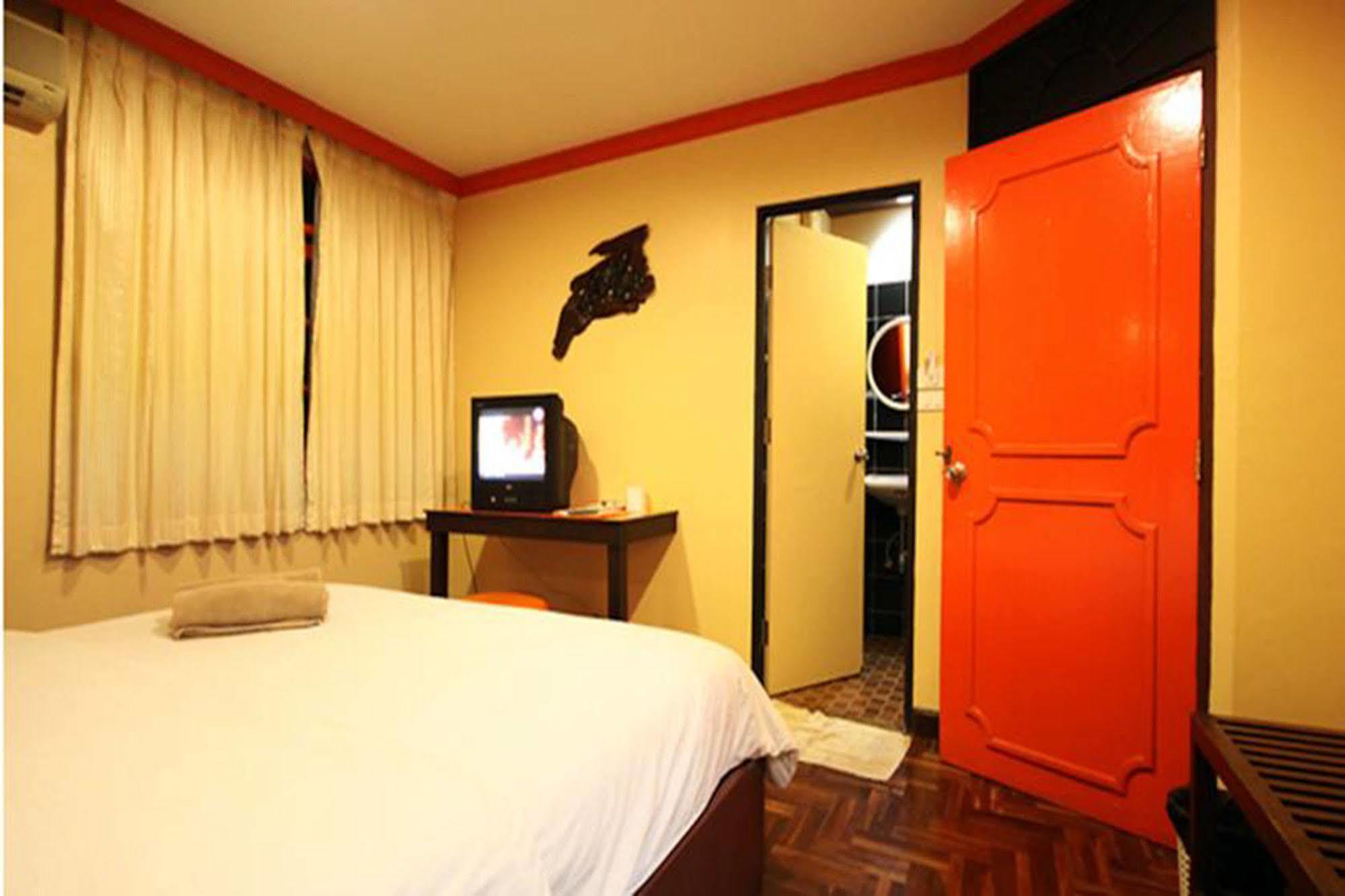 The Palm Delight Lodge Jomtien Beach Exterior photo