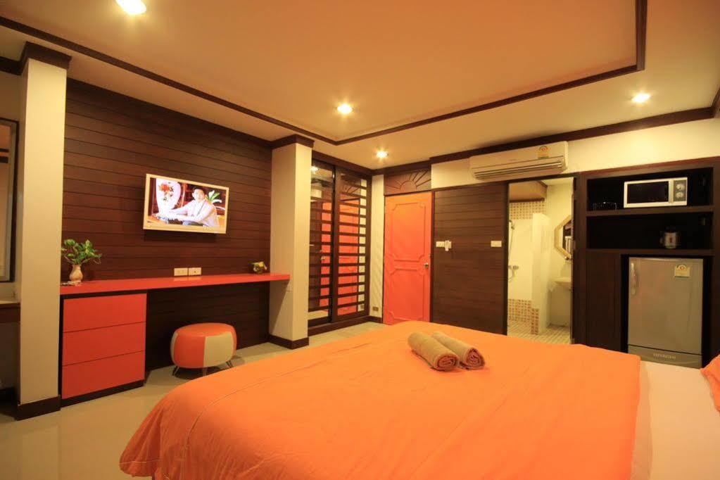 The Palm Delight Lodge Jomtien Beach Exterior photo
