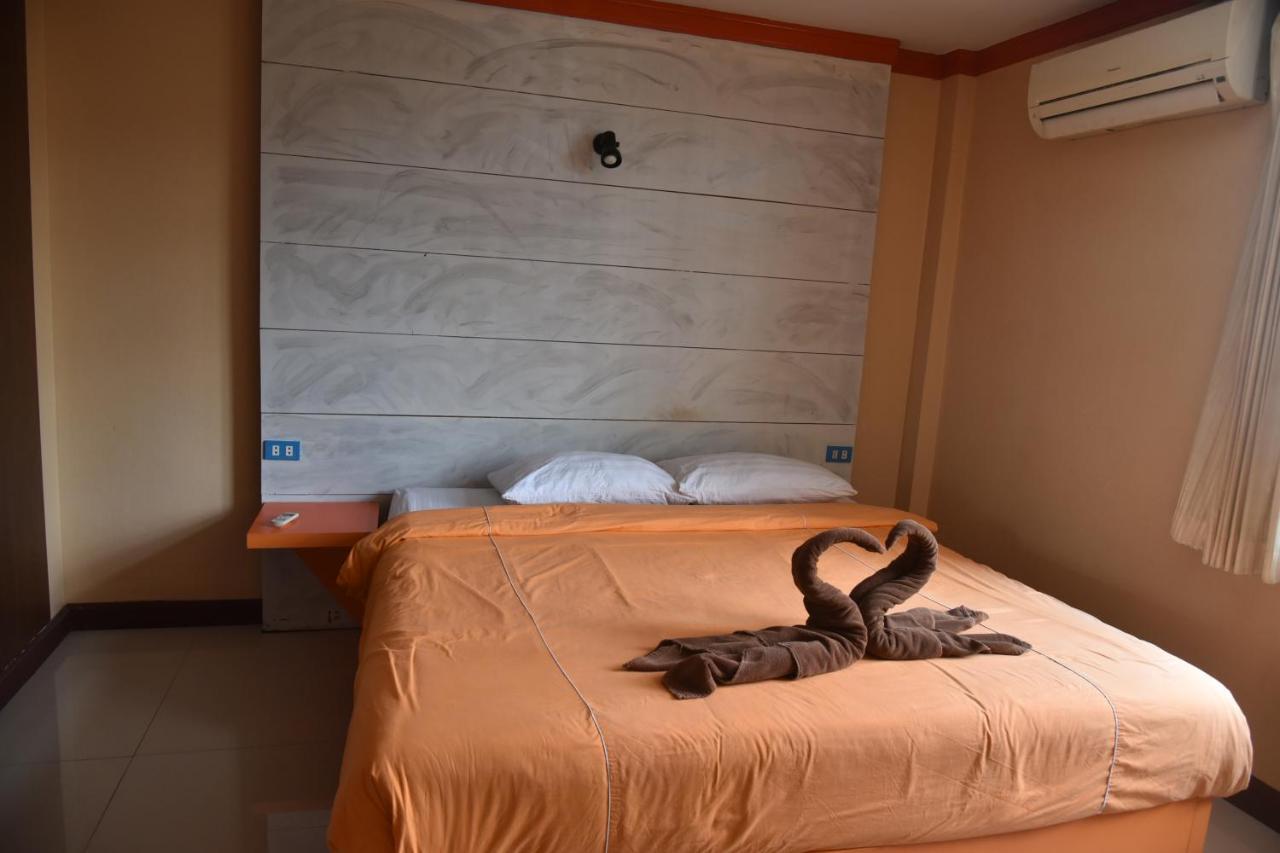 The Palm Delight Lodge Jomtien Beach Exterior photo