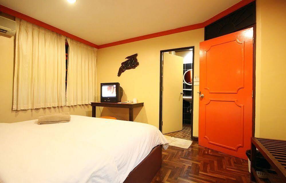 The Palm Delight Lodge Jomtien Beach Exterior photo